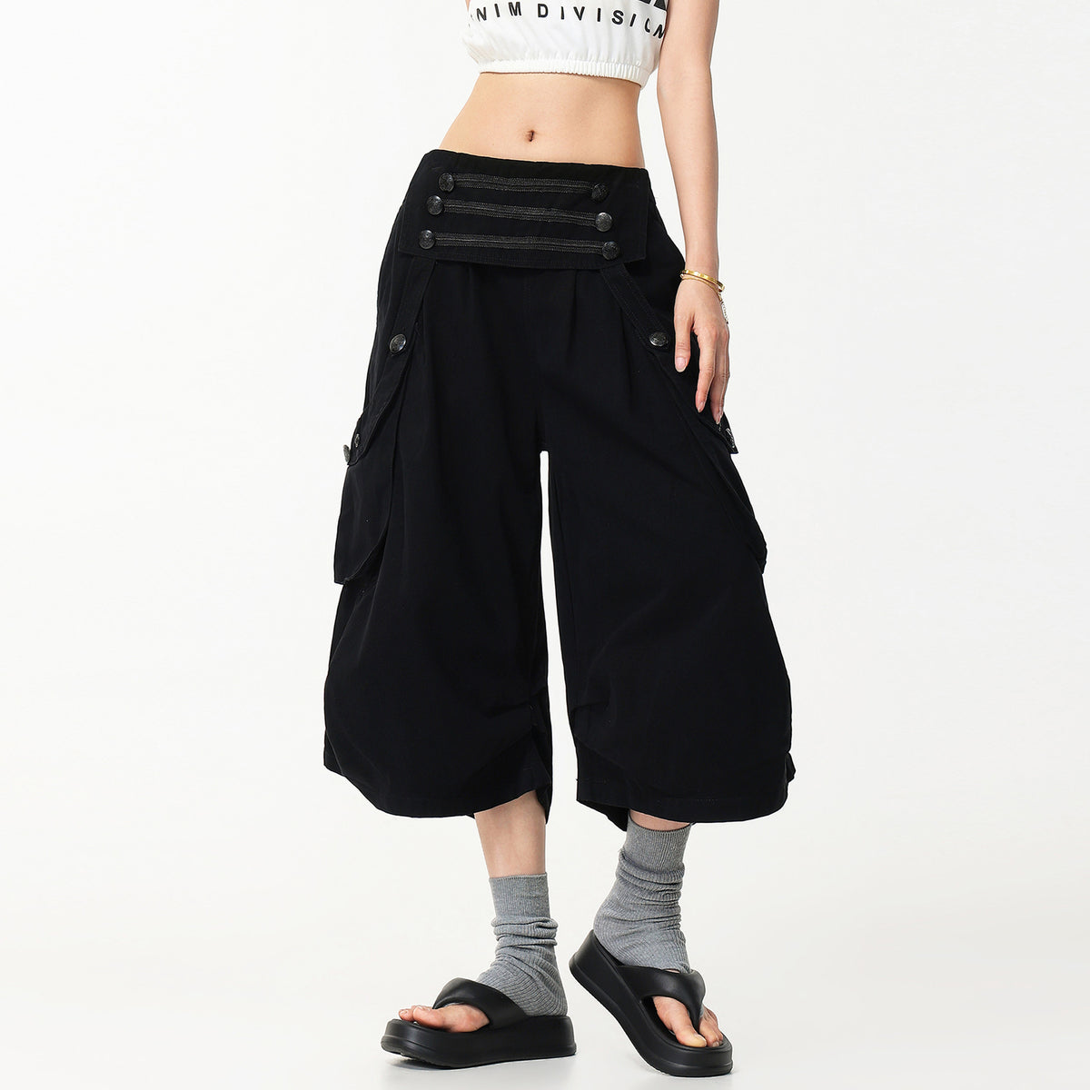 Retro Cotton Cropped Straight-Leg Utility Shorts